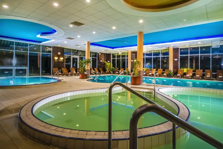 Zsóri hotel medence
