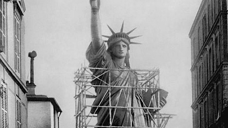 old szabadsag szobor