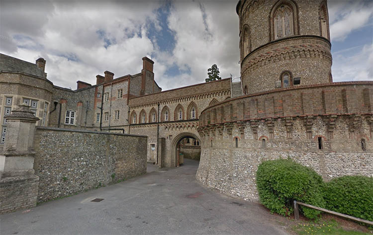 Horsley Towers01