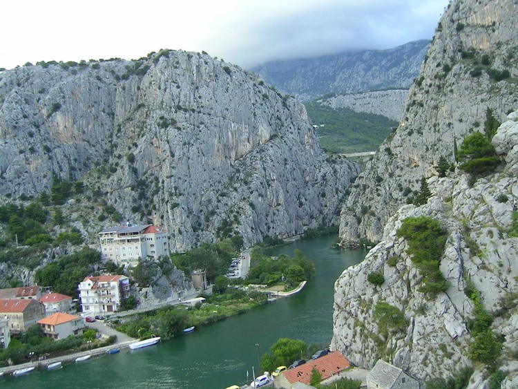 Cetina folyó Omisnál