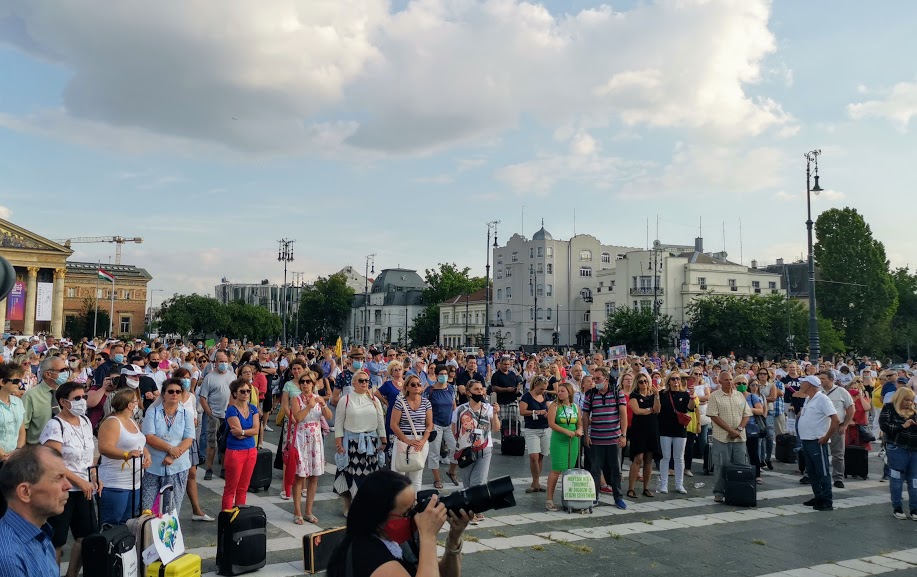 dEMONSTRÁCIÓ3